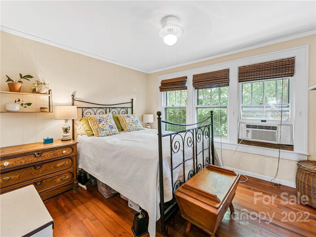83 Montana Avenue Asheville NC 28806