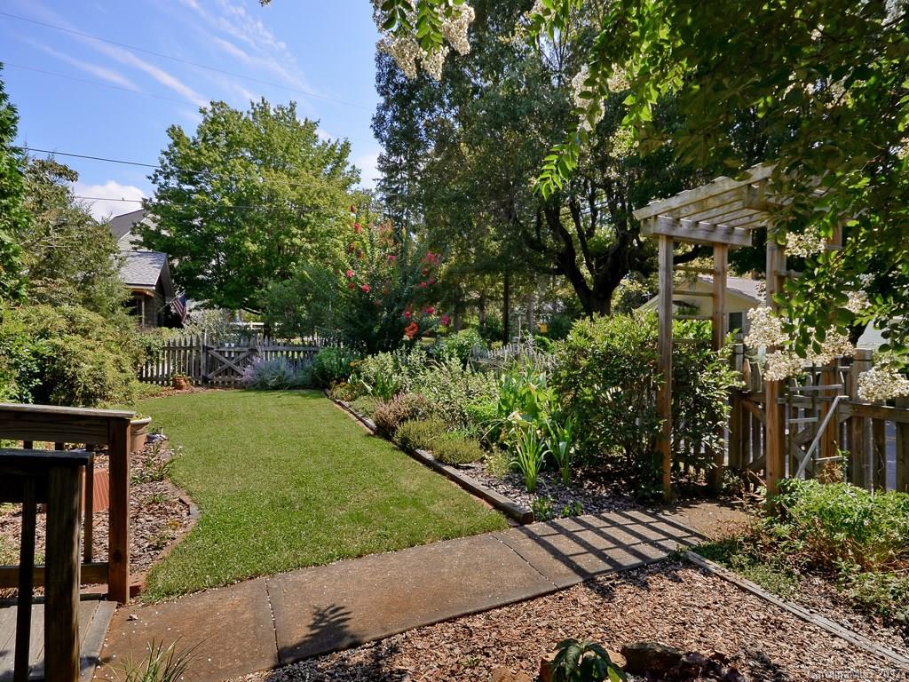 113 S Main Street Weaverville NC 28787