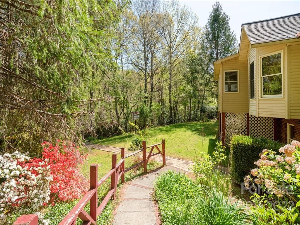 185 Mountain Valley Drive Hendersonville NC 28739