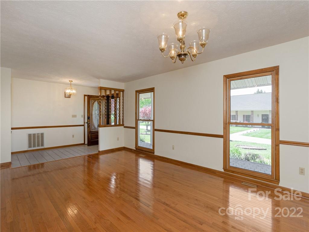 185 Mountain Valley Drive Hendersonville NC 28739