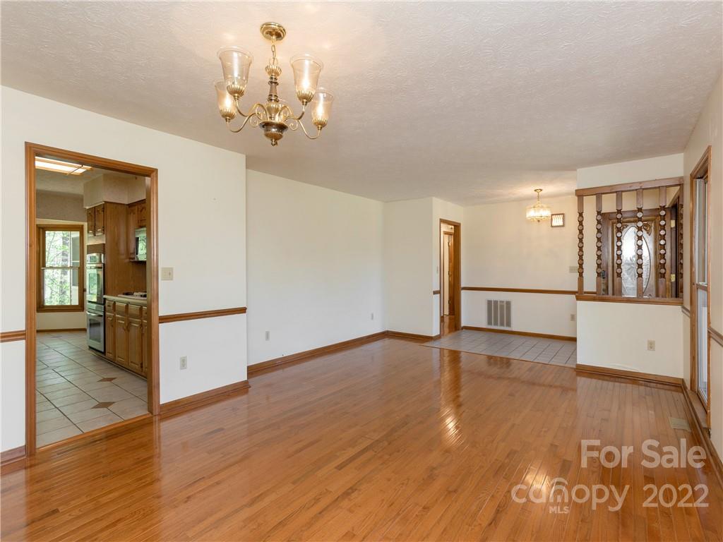 185 Mountain Valley Drive Hendersonville NC 28739