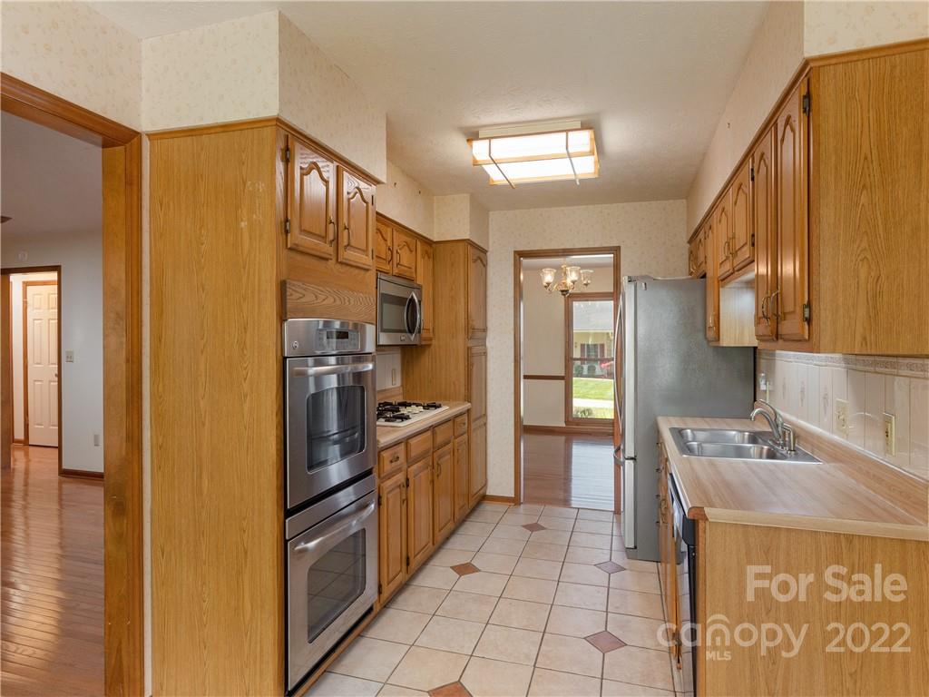 185 Mountain Valley Drive Hendersonville NC 28739