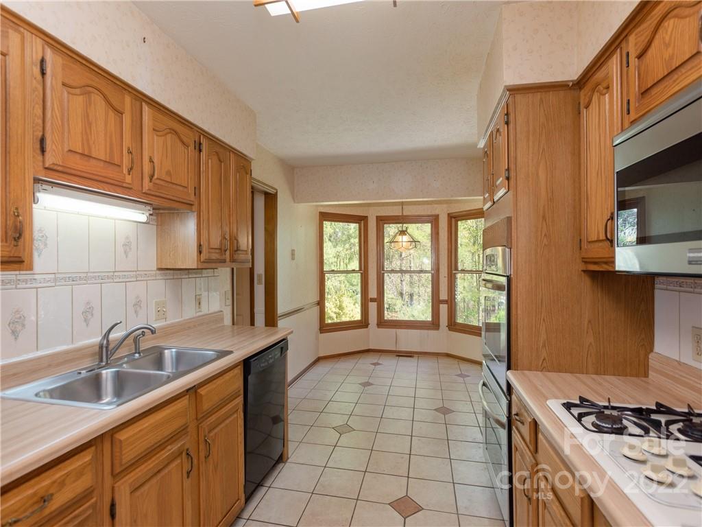 185 Mountain Valley Drive Hendersonville NC 28739