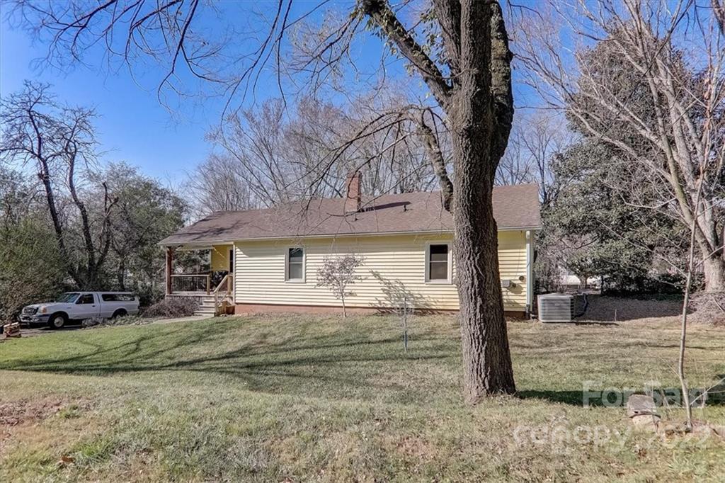 7 Chestnut Street Weaverville NC 28787