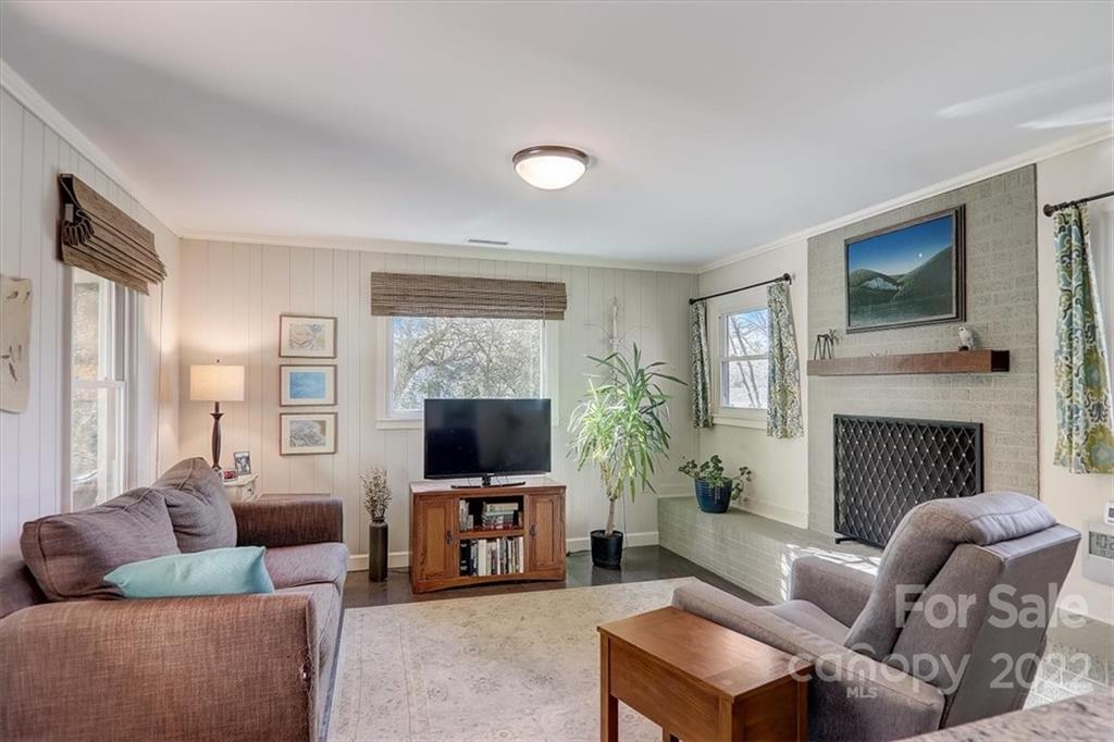 7 Chestnut Street Weaverville NC 28787