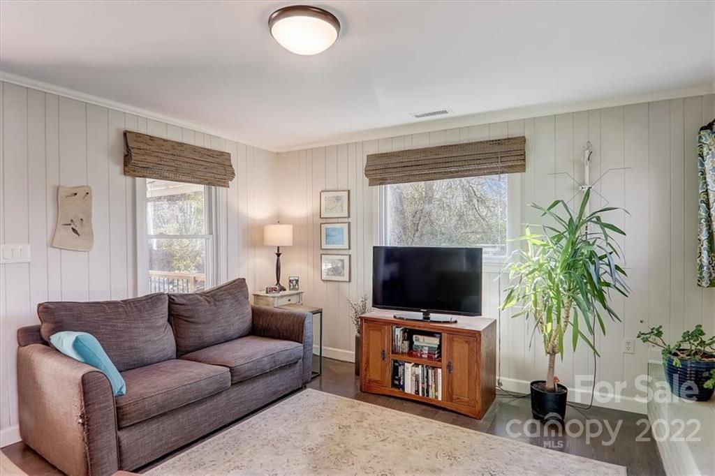 7 Chestnut Street Weaverville NC 28787