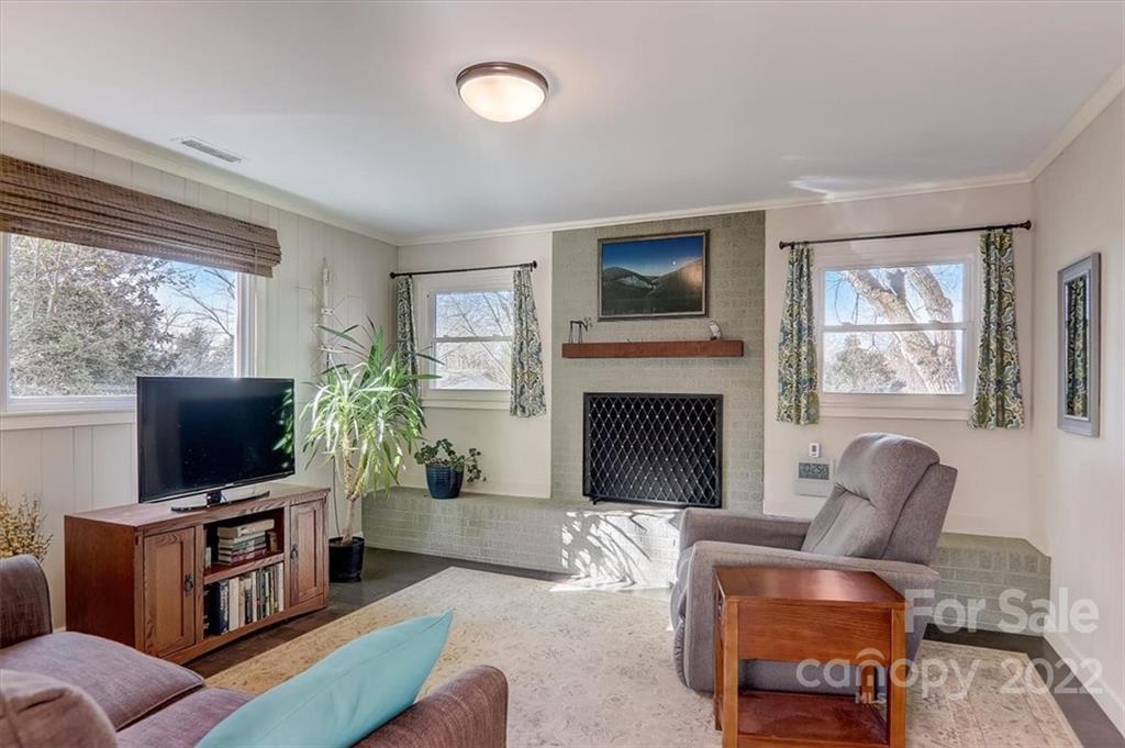 7 Chestnut Street Weaverville NC 28787