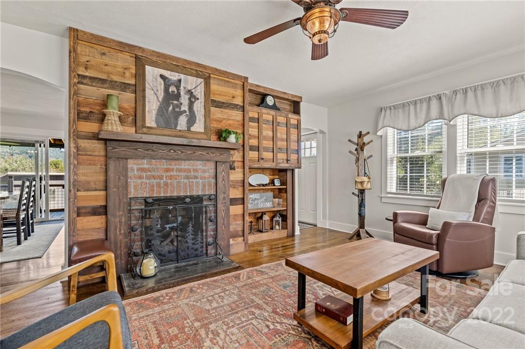 33 Skyland Circle Asheville NC 28804
