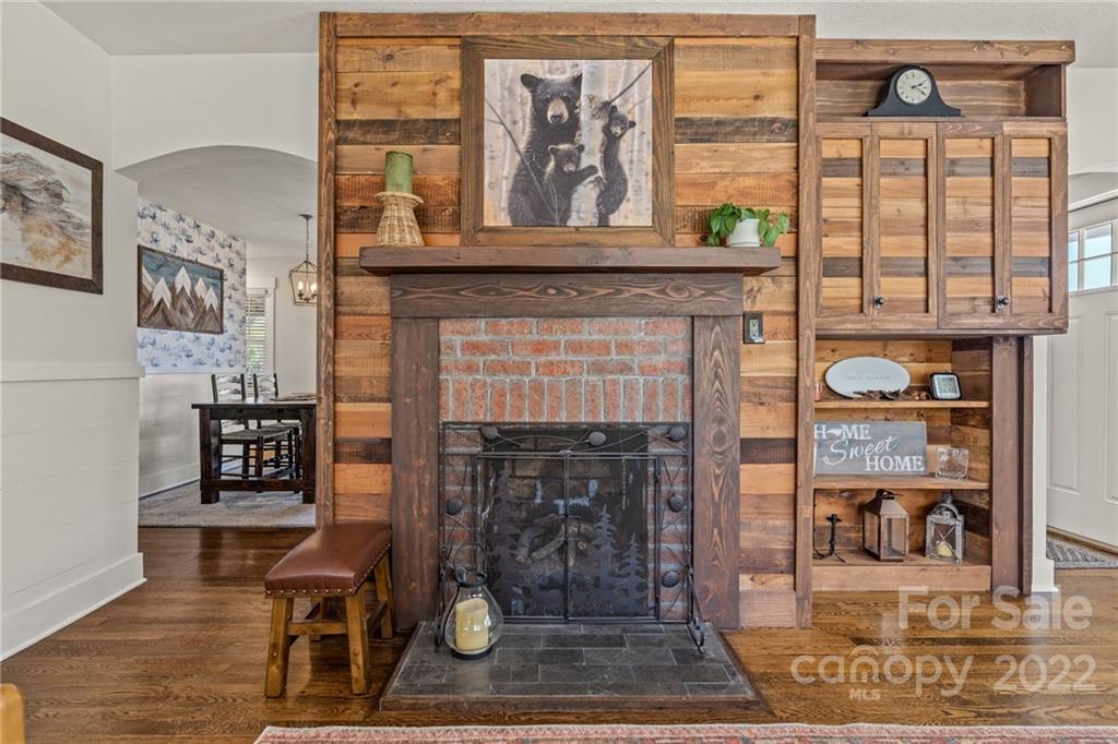 33 Skyland Circle Asheville NC 28804