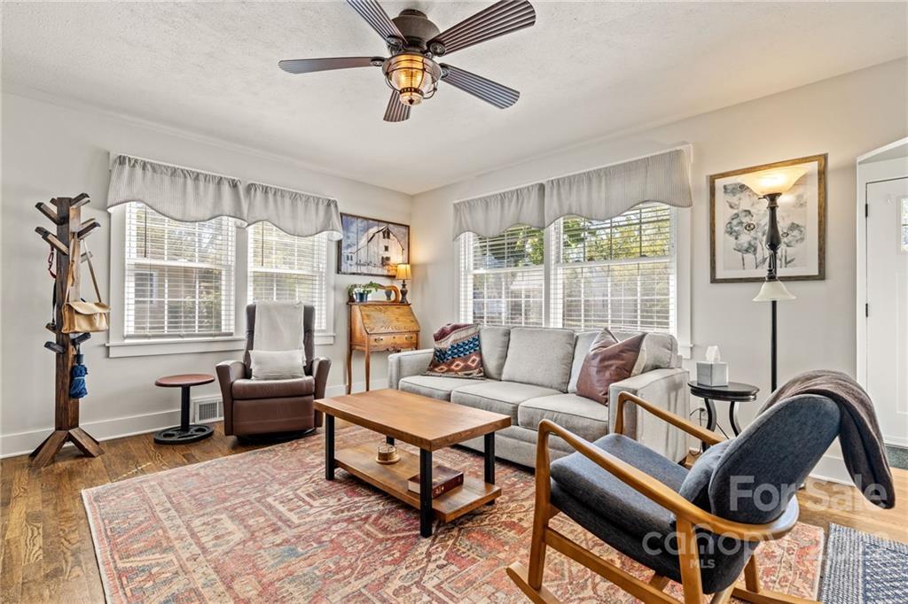 33 Skyland Circle Asheville NC 28804
