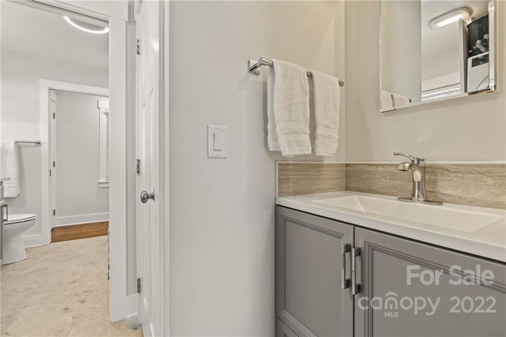 33 Skyland Circle Asheville NC 28804
