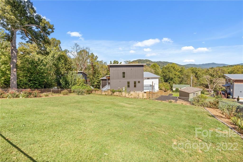 33 Skyland Circle Asheville NC 28804
