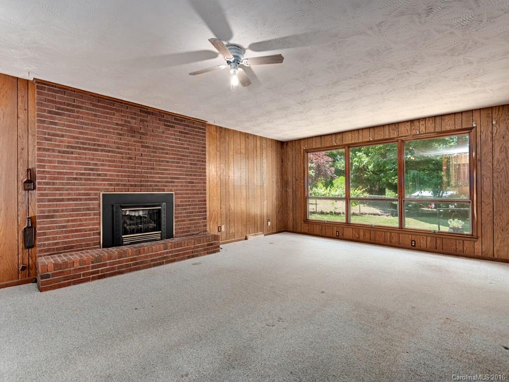 21 Deleuil Drive Asheville NC 28806