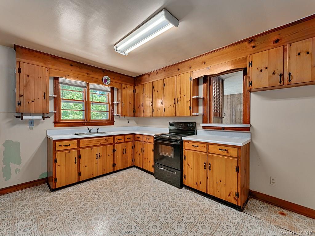 21 Deleuil Drive Asheville NC 28806
