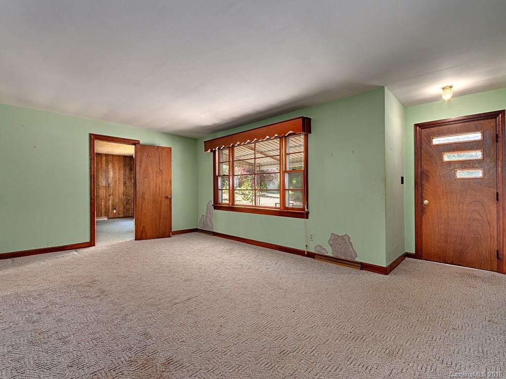 21 Deleuil Drive Asheville NC 28806
