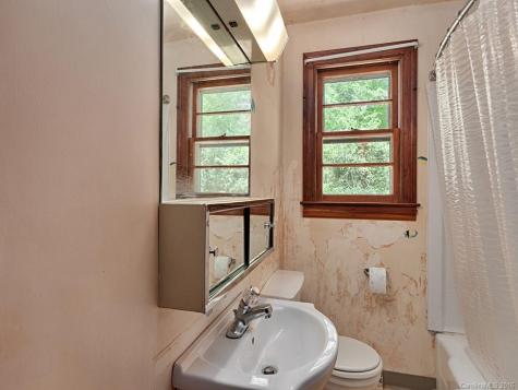 21 Deleuil Drive Asheville NC 28806