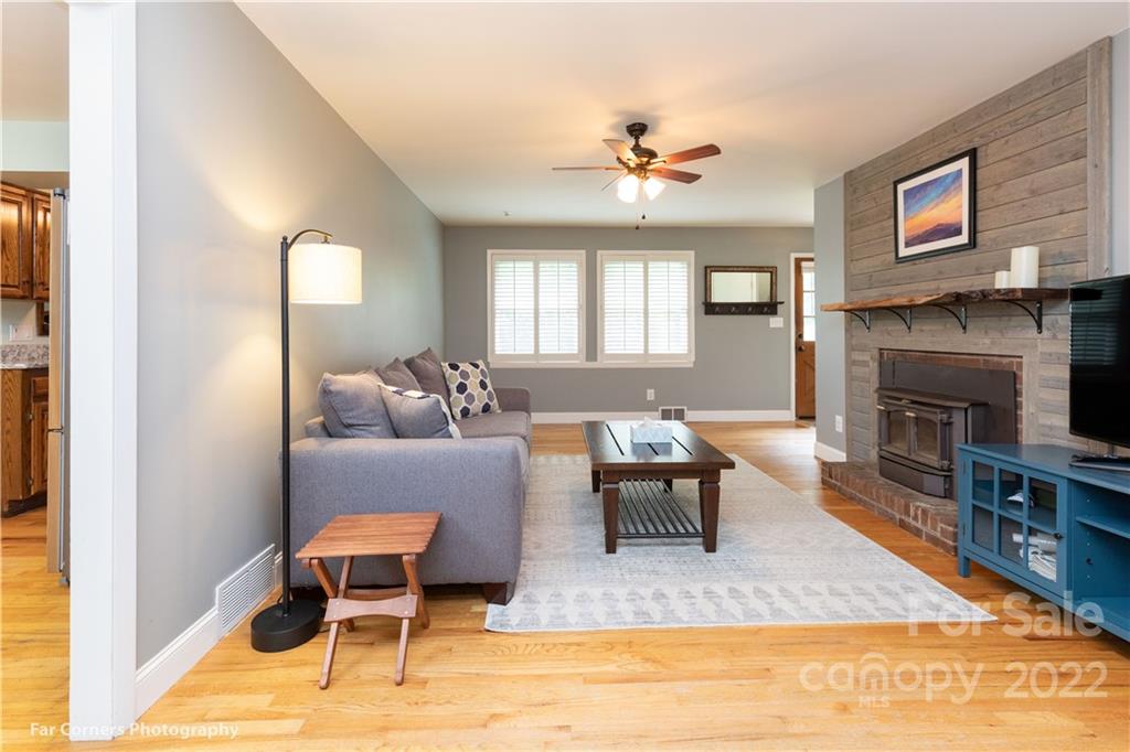27 Leisure Mountain Road Asheville NC 28804