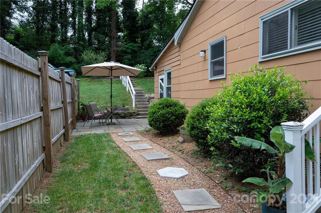 16 Lowell Street Asheville NC 28803