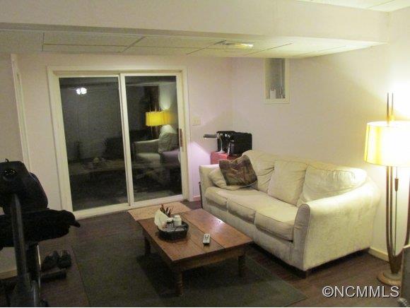 48 White Rose Lane Asheville NC 28804