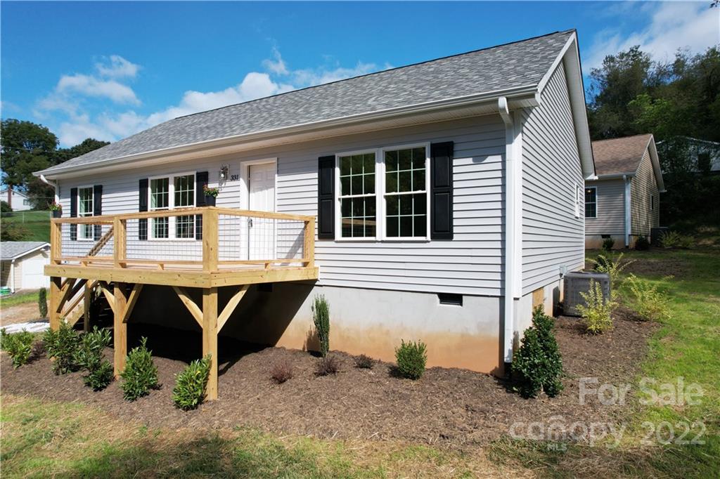331 Holtzclaw Street Canton NC 28716