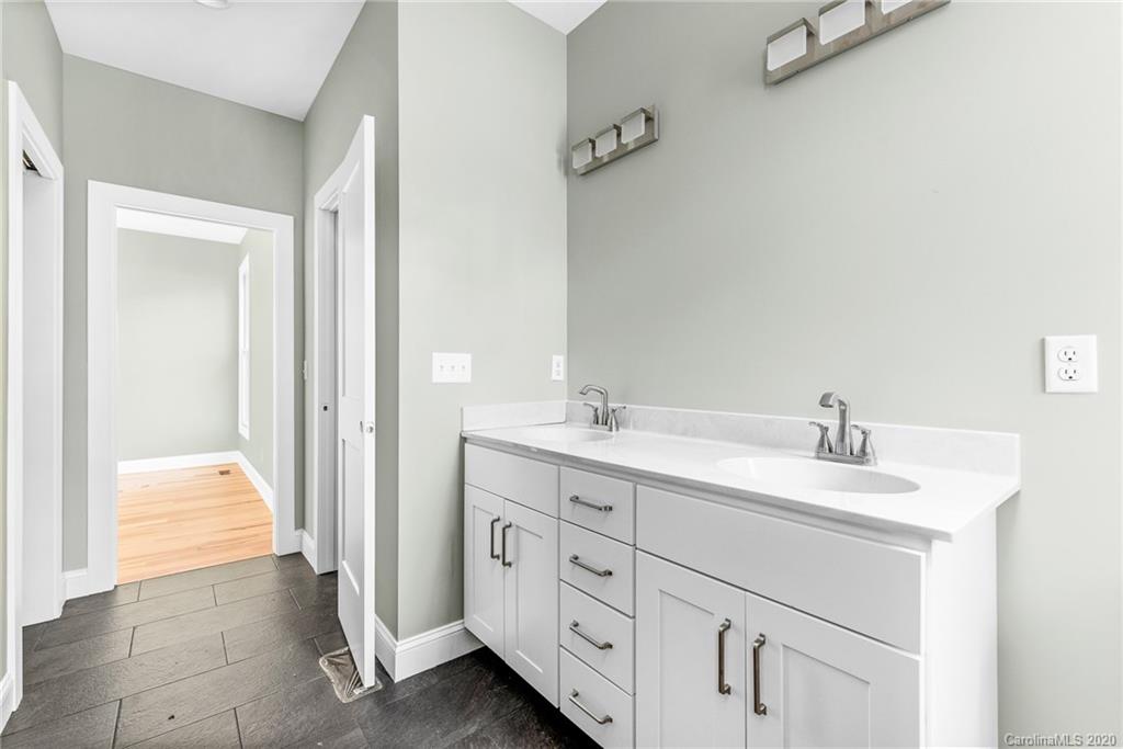 20 Wildwood Park Weaverville NC 28787