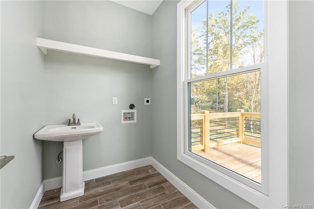 20 Wildwood Park Weaverville NC 28787