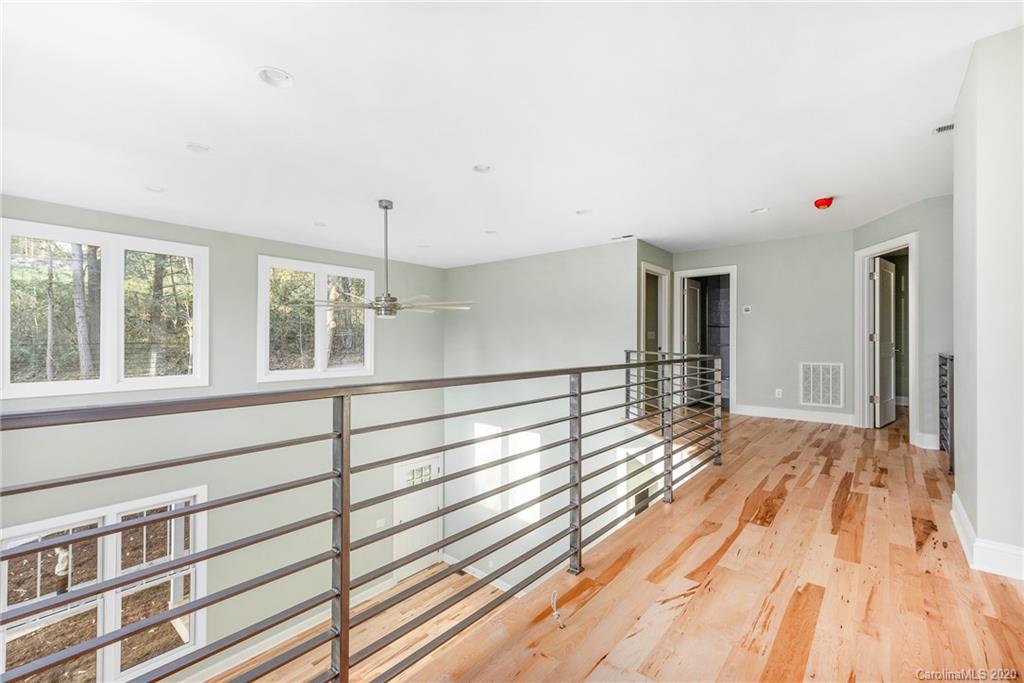 20 Wildwood Park Weaverville NC 28787