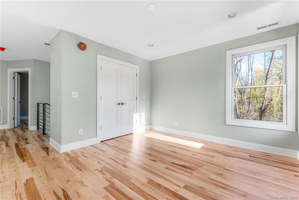 20 Wildwood Park Weaverville NC 28787