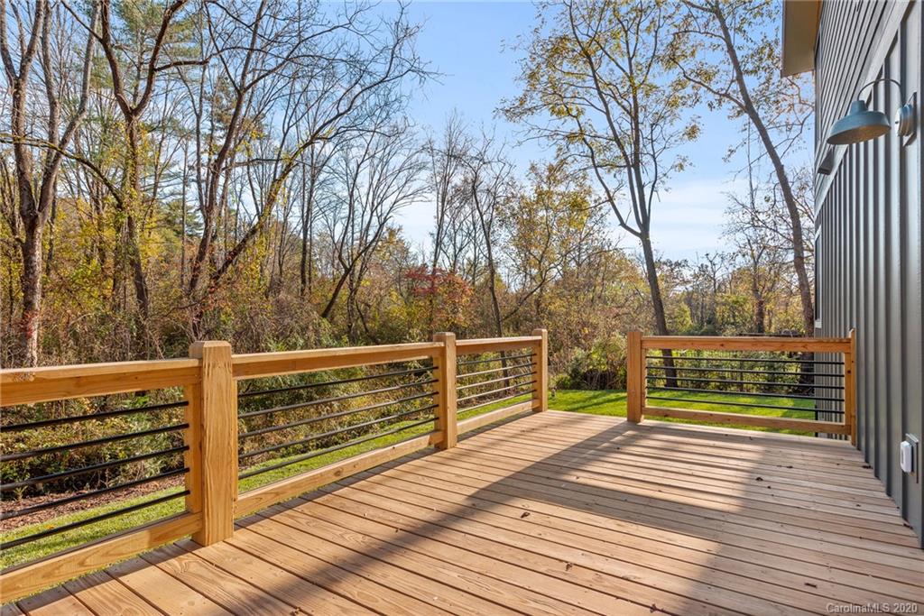 20 Wildwood Park Weaverville NC 28787