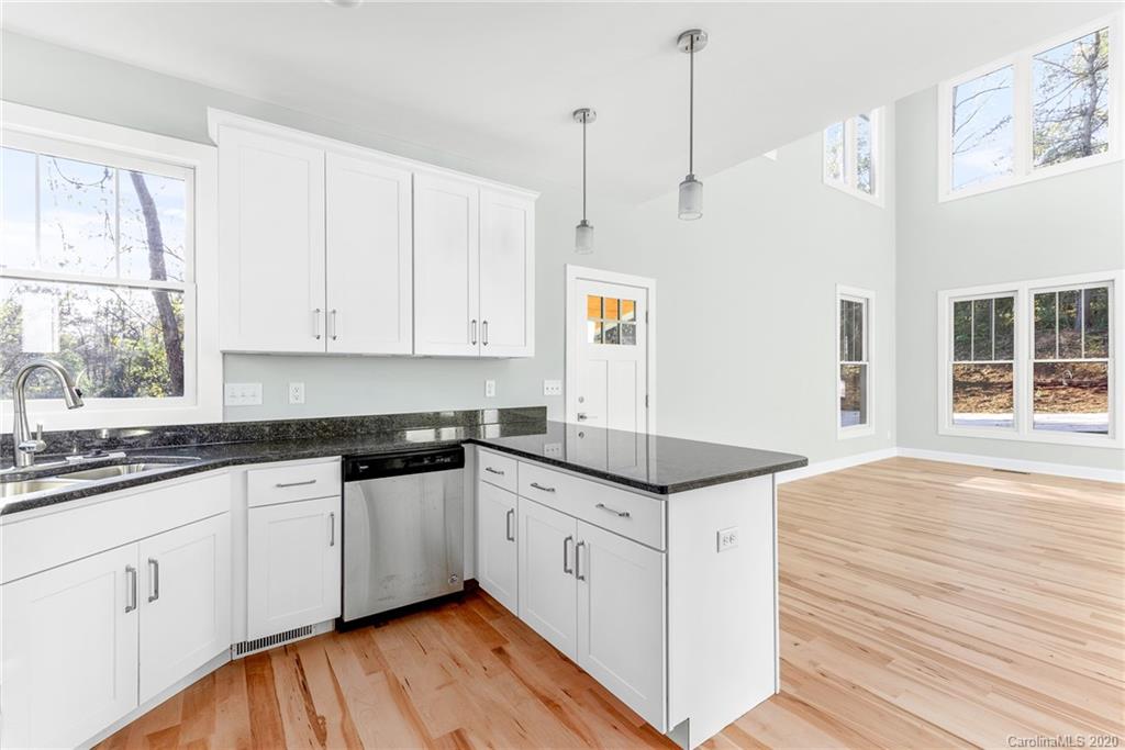 20 Wildwood Park Weaverville NC 28787