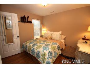 24 Shelburne Drive Asheville NC 28806