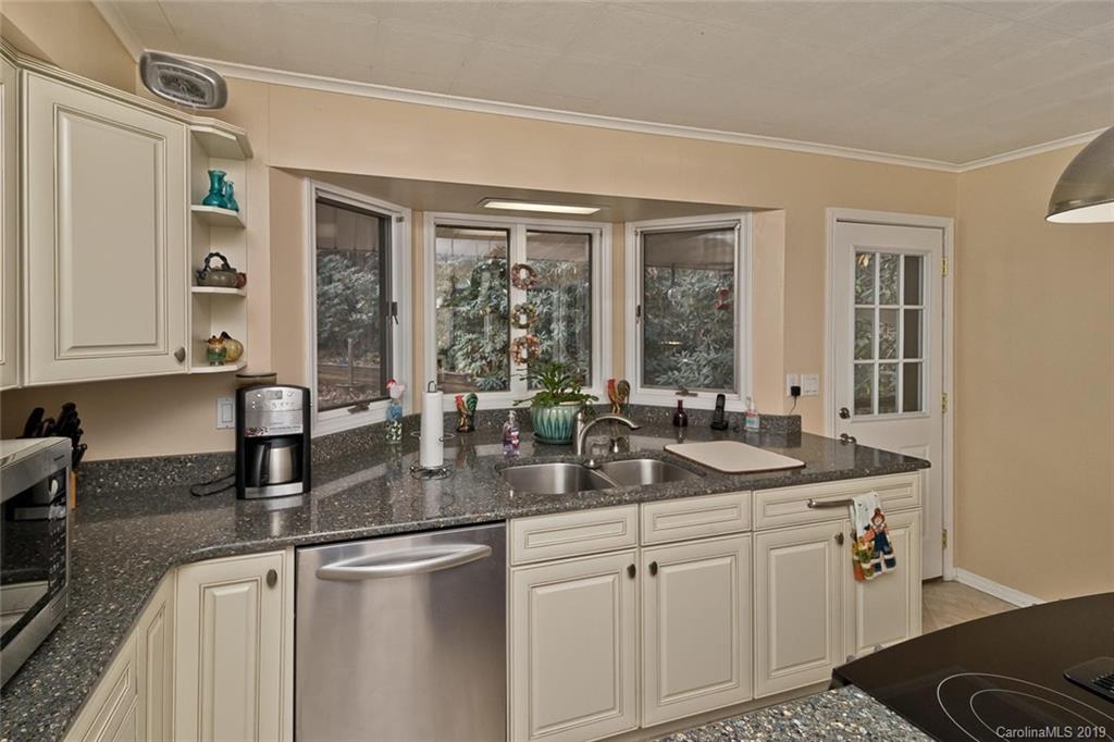 360 Hunt Estates Drive Waynesville NC 28786