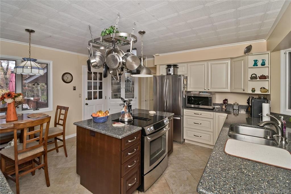 360 Hunt Estates Drive Waynesville NC 28786