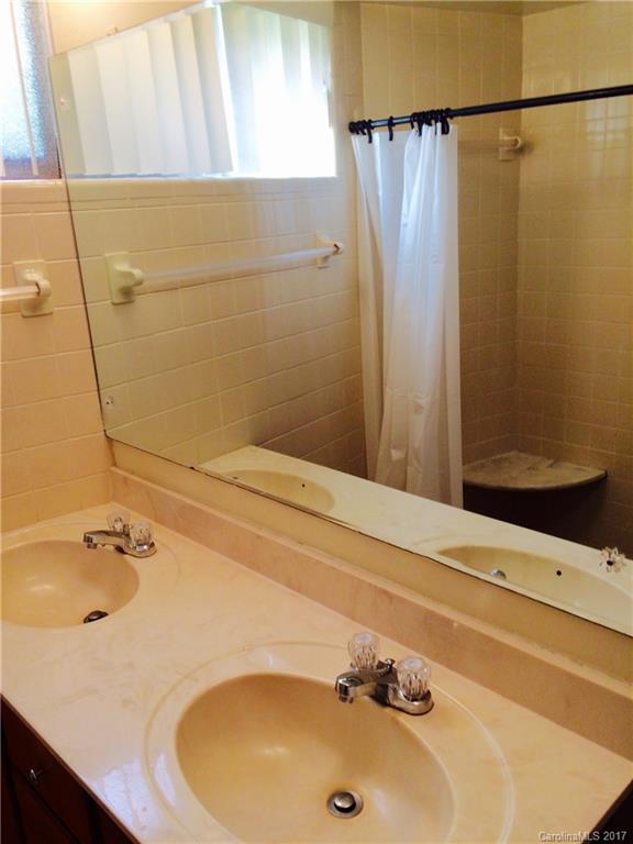 11 East Street Weaverville NC 28787