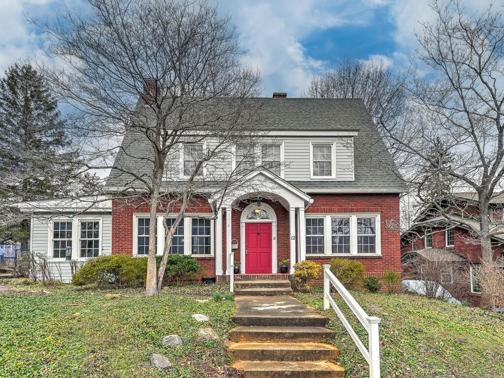 12 Colonial Place Asheville NC 28804