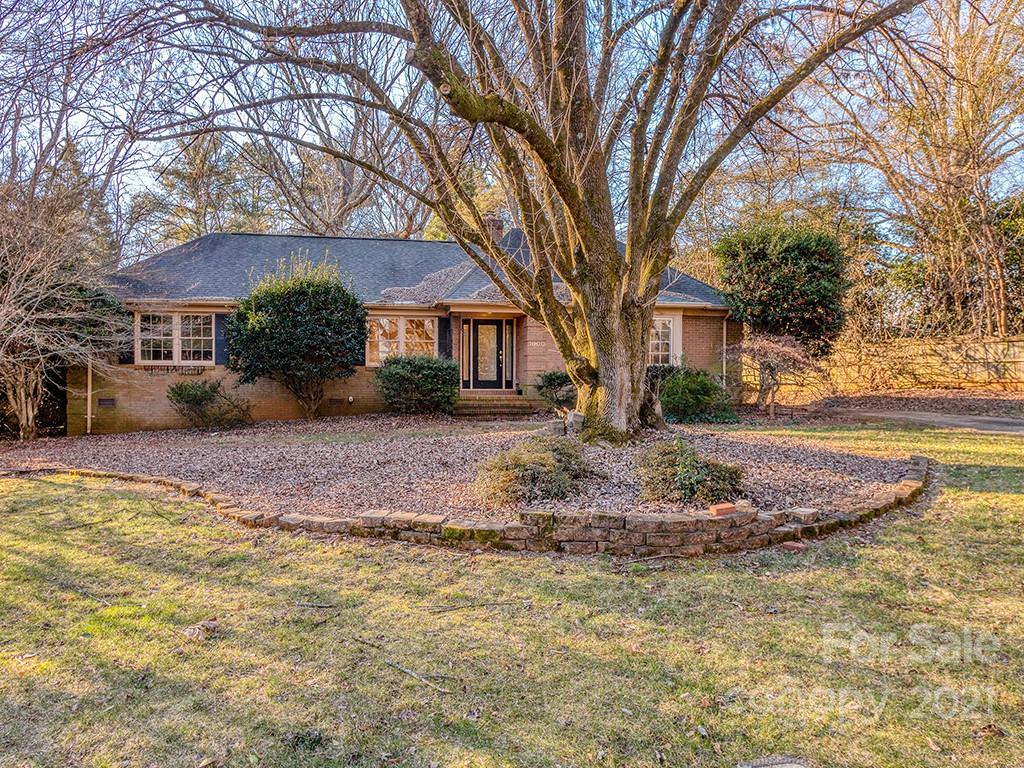 1000 Brantham Court Charlotte NC 28211
