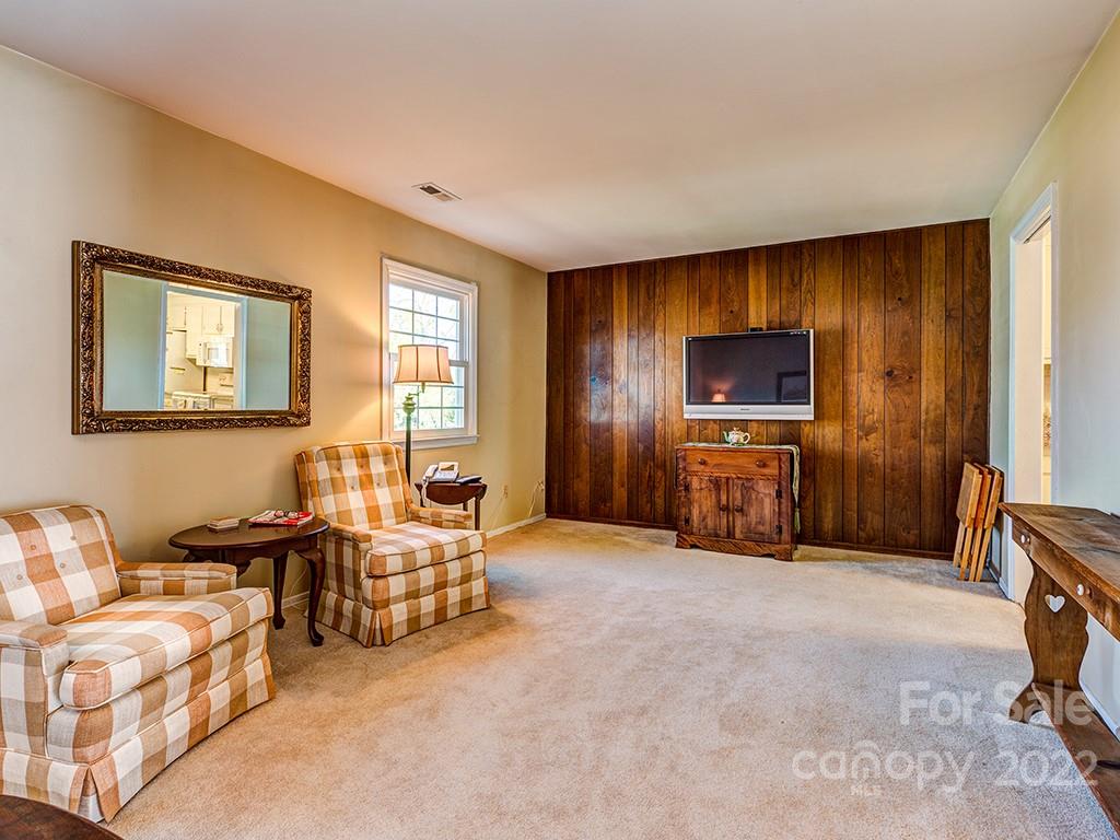 8059 Regent Park Lane Charlotte NC 28210