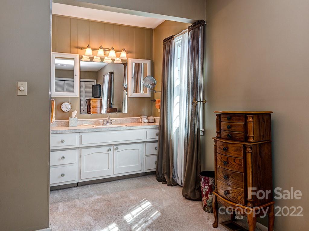 8059 Regent Park Lane Charlotte NC 28210