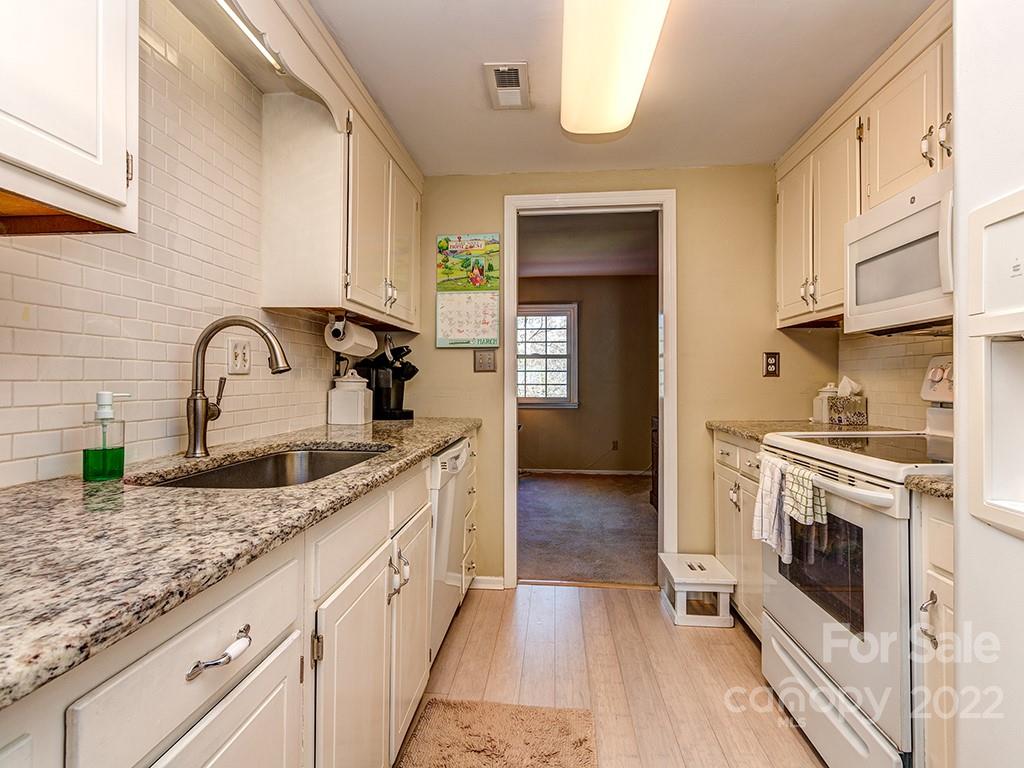 8059 Regent Park Lane Charlotte NC 28210