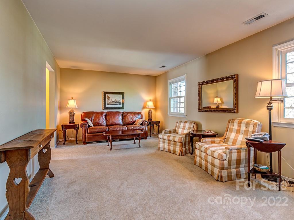 8059 Regent Park Lane Charlotte NC 28210