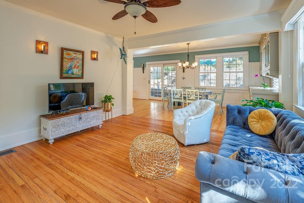 30 Warwick Road Asheville NC 28803