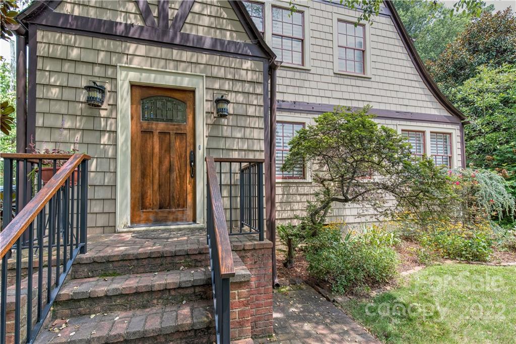 30 Warwick Road Asheville NC 28803