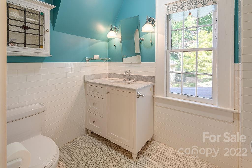 30 Warwick Road Asheville NC 28803