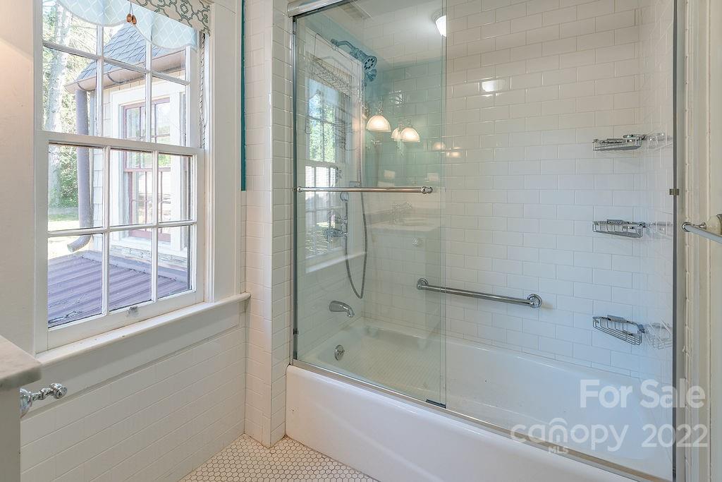 30 Warwick Road Asheville NC 28803