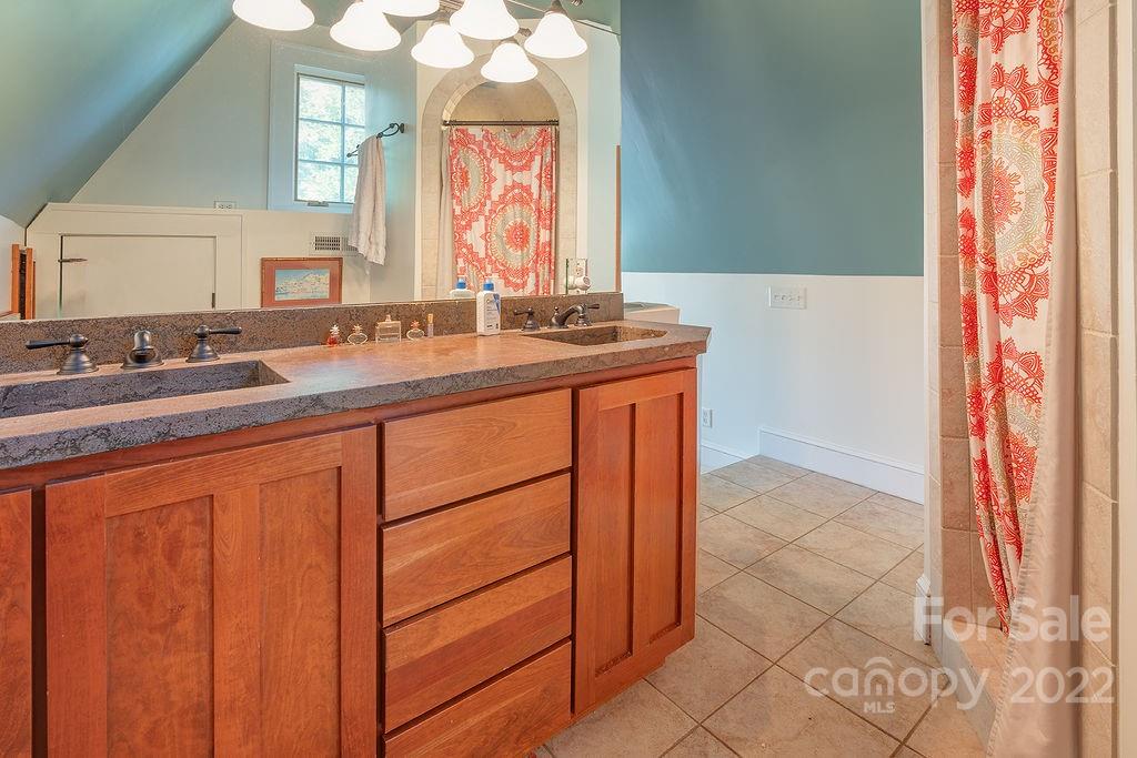 30 Warwick Road Asheville NC 28803