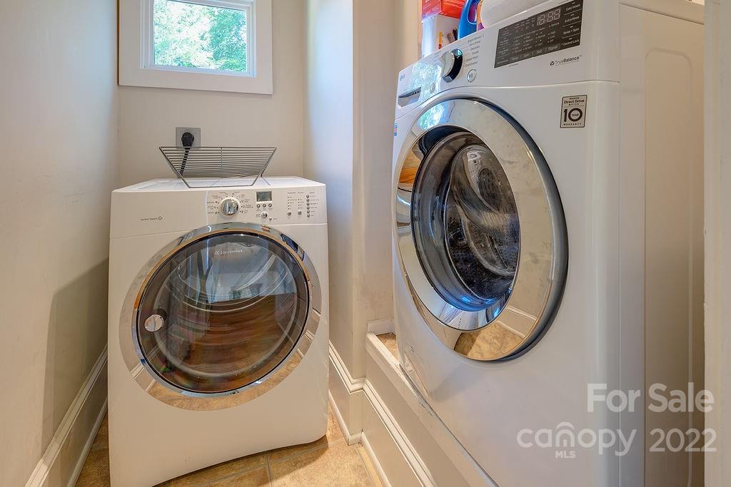 30 Warwick Road Asheville NC 28803