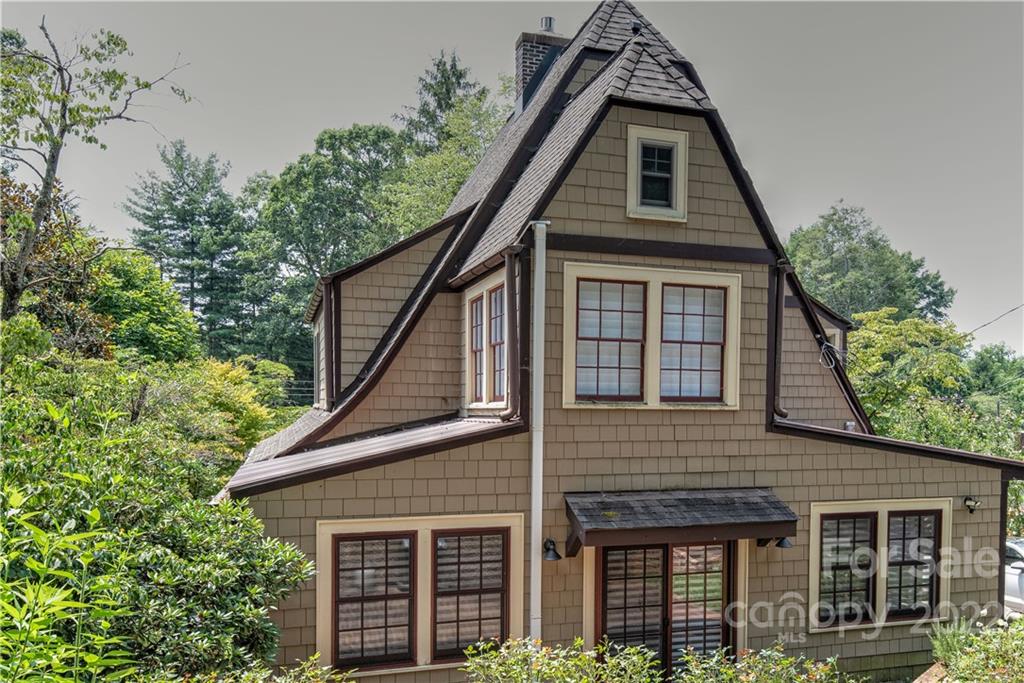 30 Warwick Road Asheville NC 28803