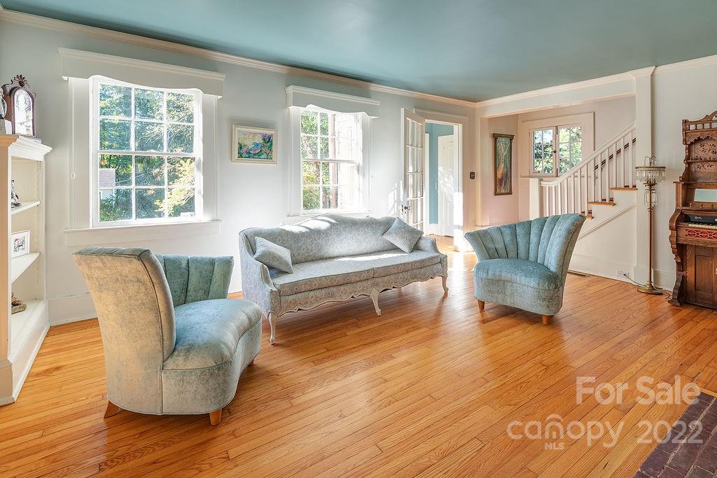 30 Warwick Road Asheville NC 28803