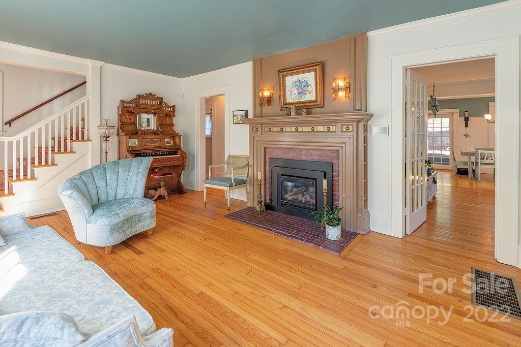 30 Warwick Road Asheville NC 28803