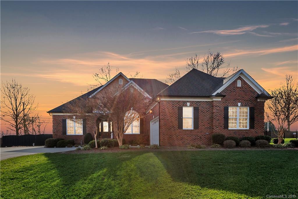 4009 High Cliff Court Gastonia NC 28056
